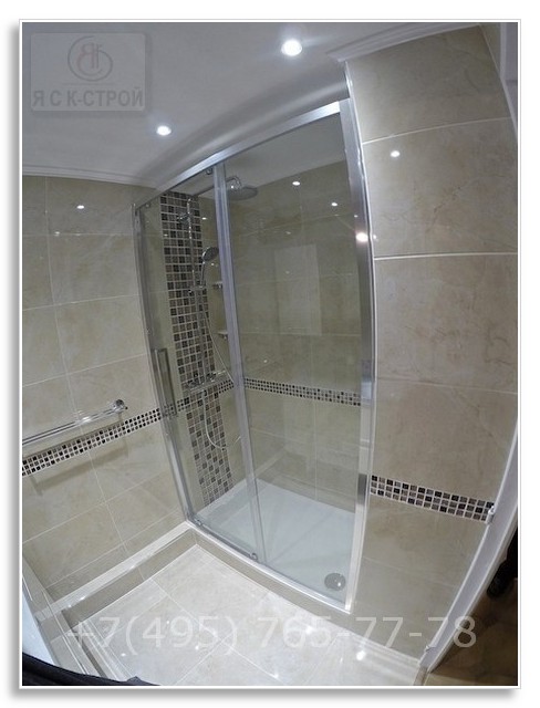 Для ремонт ванной и туалета в душ кабине использовали стекло дверки