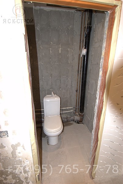 Демонтаж плитки в туалете от ЯСК СТРОЙ