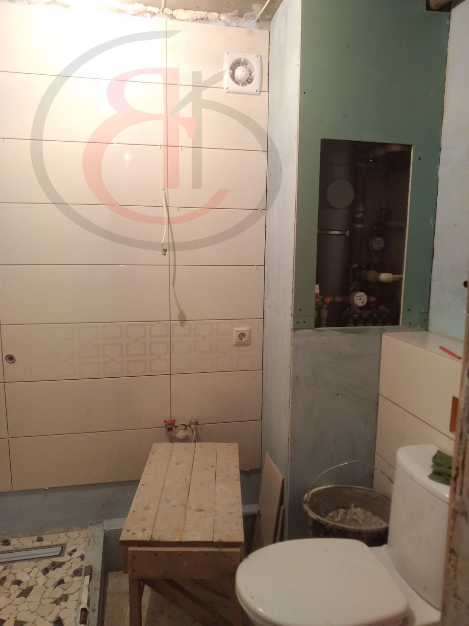 Капитальный ремонт маленькой ванной комнаты, Кетчерская улица 10, ОБЗОР ЧЕРНОВОЙ ОТДЕЛКИ (11)