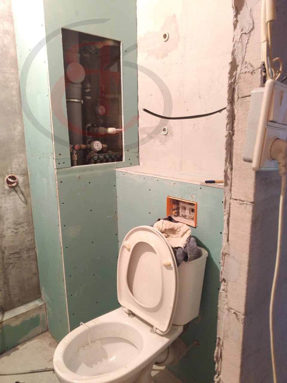 Капитальный ремонт маленькой ванной комнаты, Кетчерская улица 10, ОБЗОР ЧЕРНОВОЙ ОТДЕЛКИ (6)